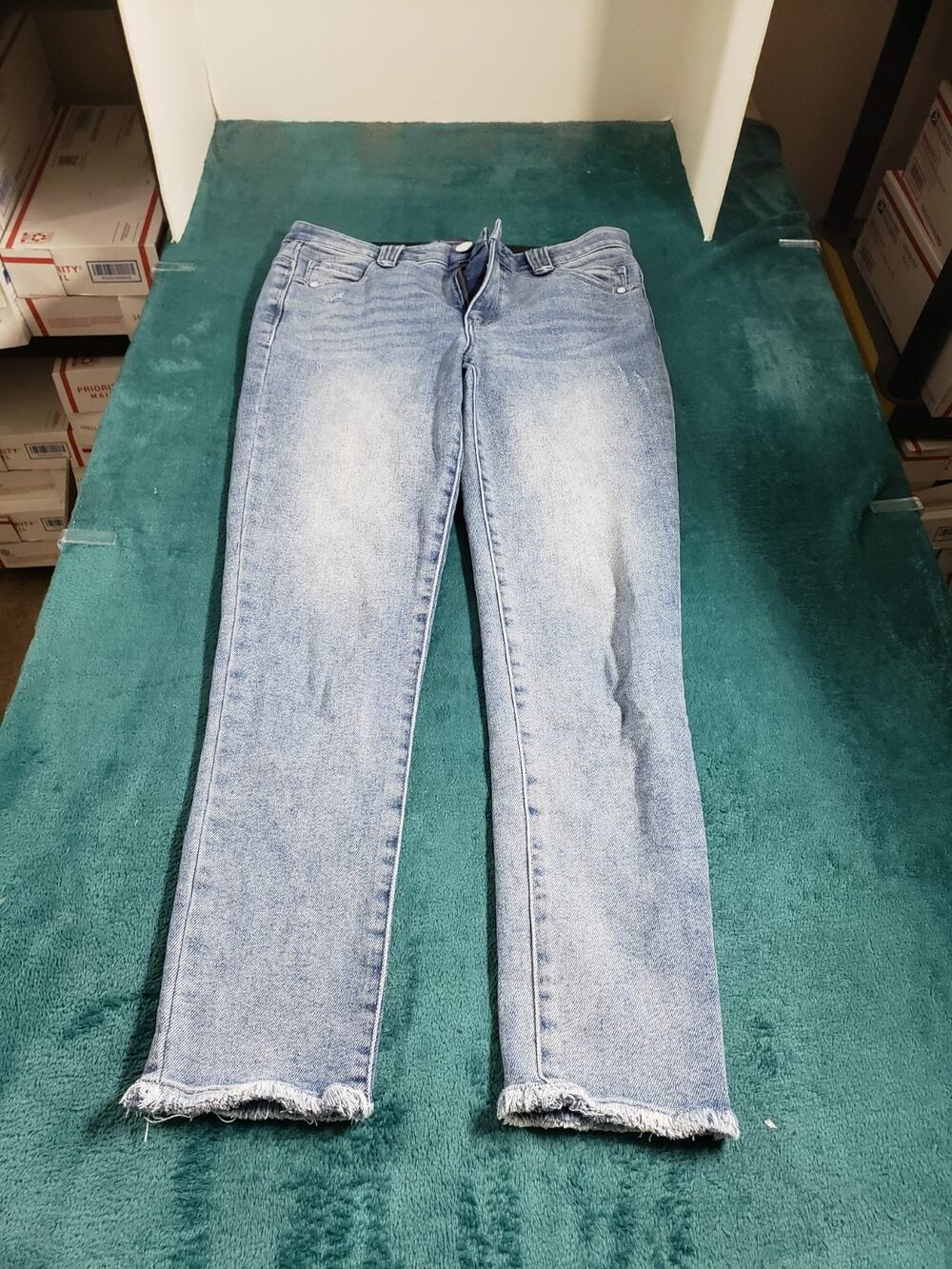 Democracy Jeans Size 6 Women Blue Pants Stretch Elastic Waist Fray Hem Ankle